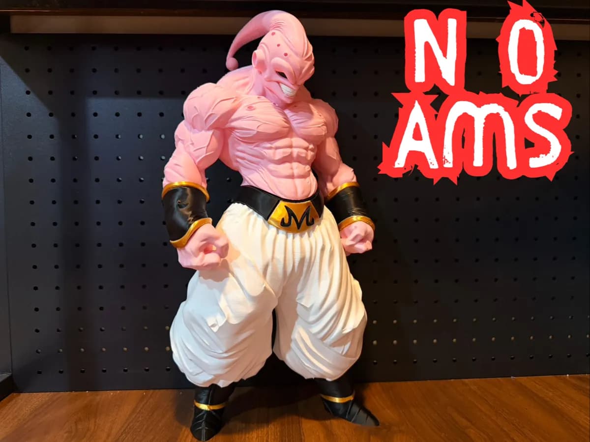 Estátua Majin Buu