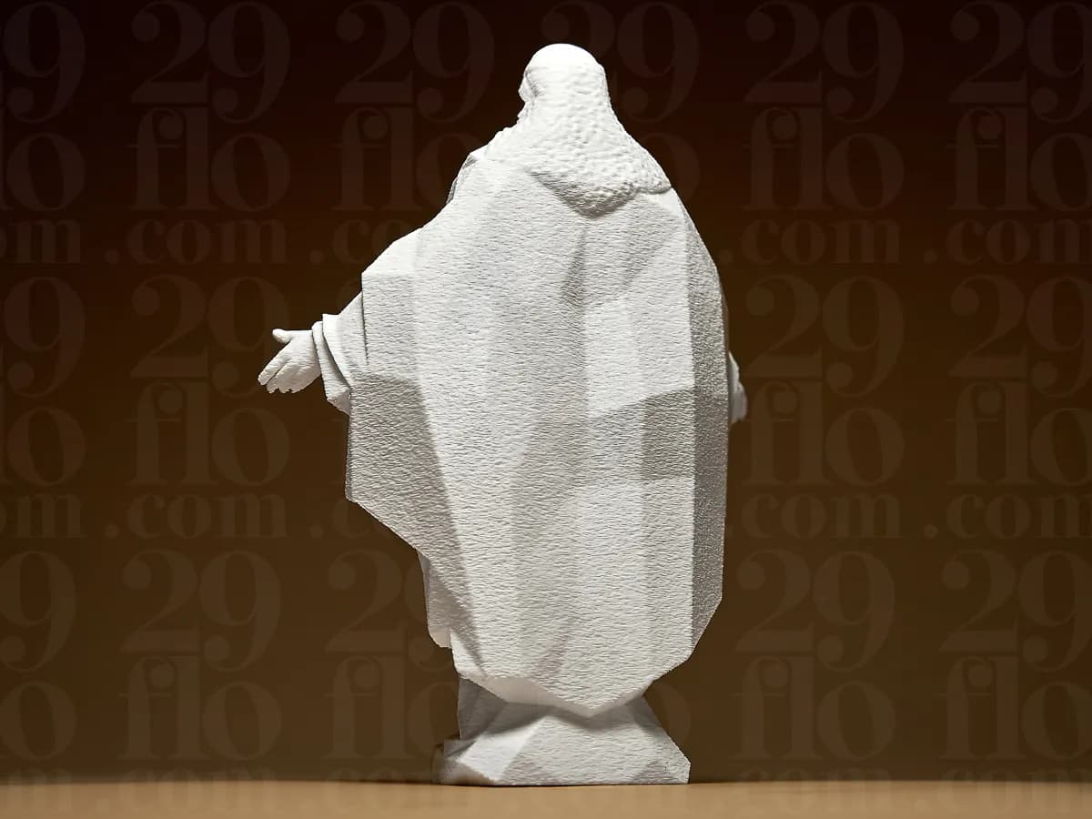 Estátua Geométrica de Jesus