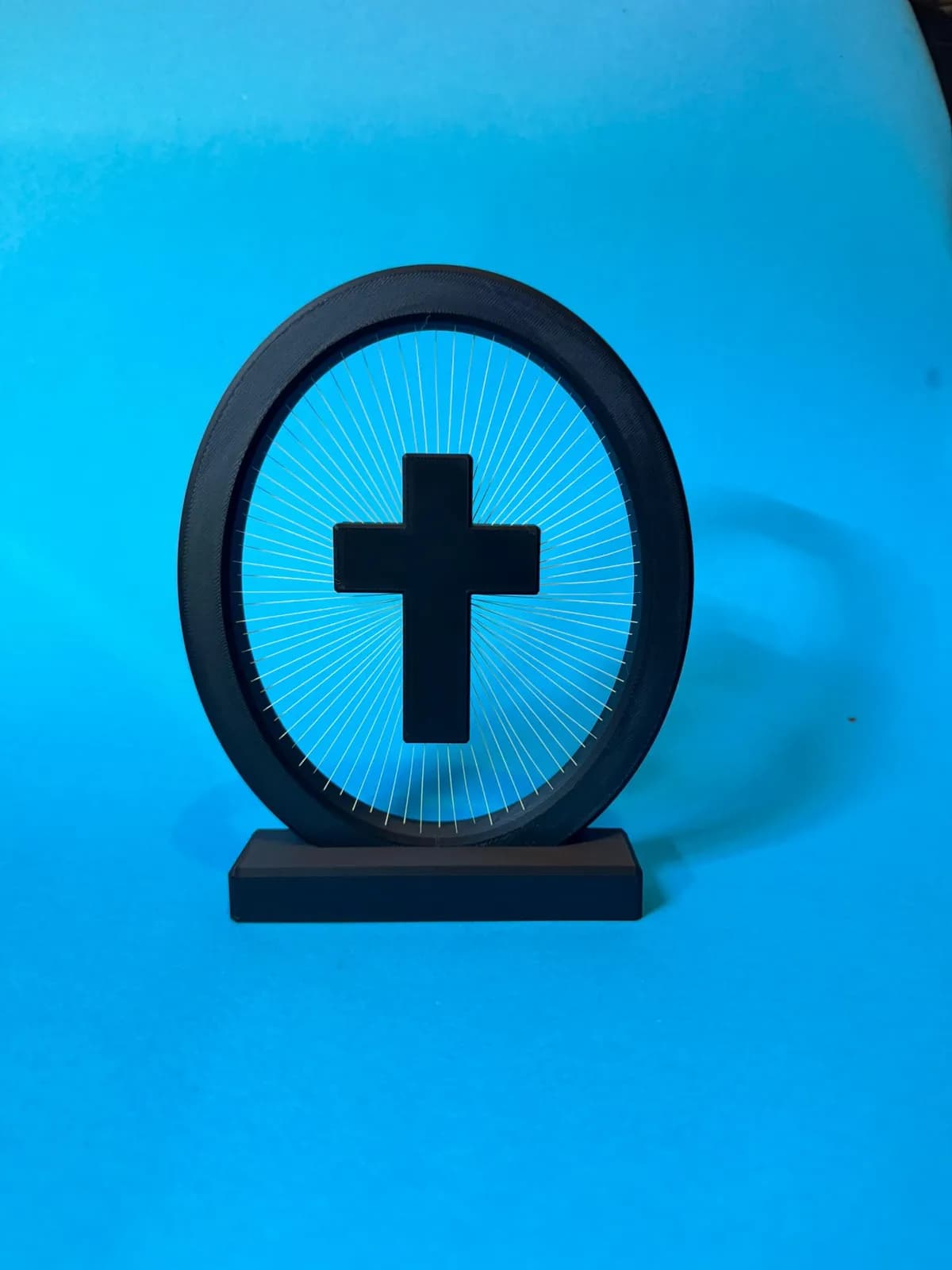 Cruz Decorativa em Fio