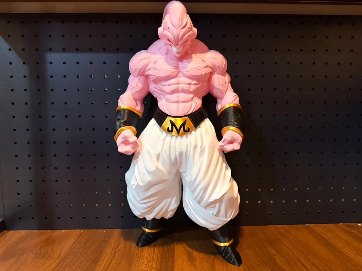 Estátua Majin Buu