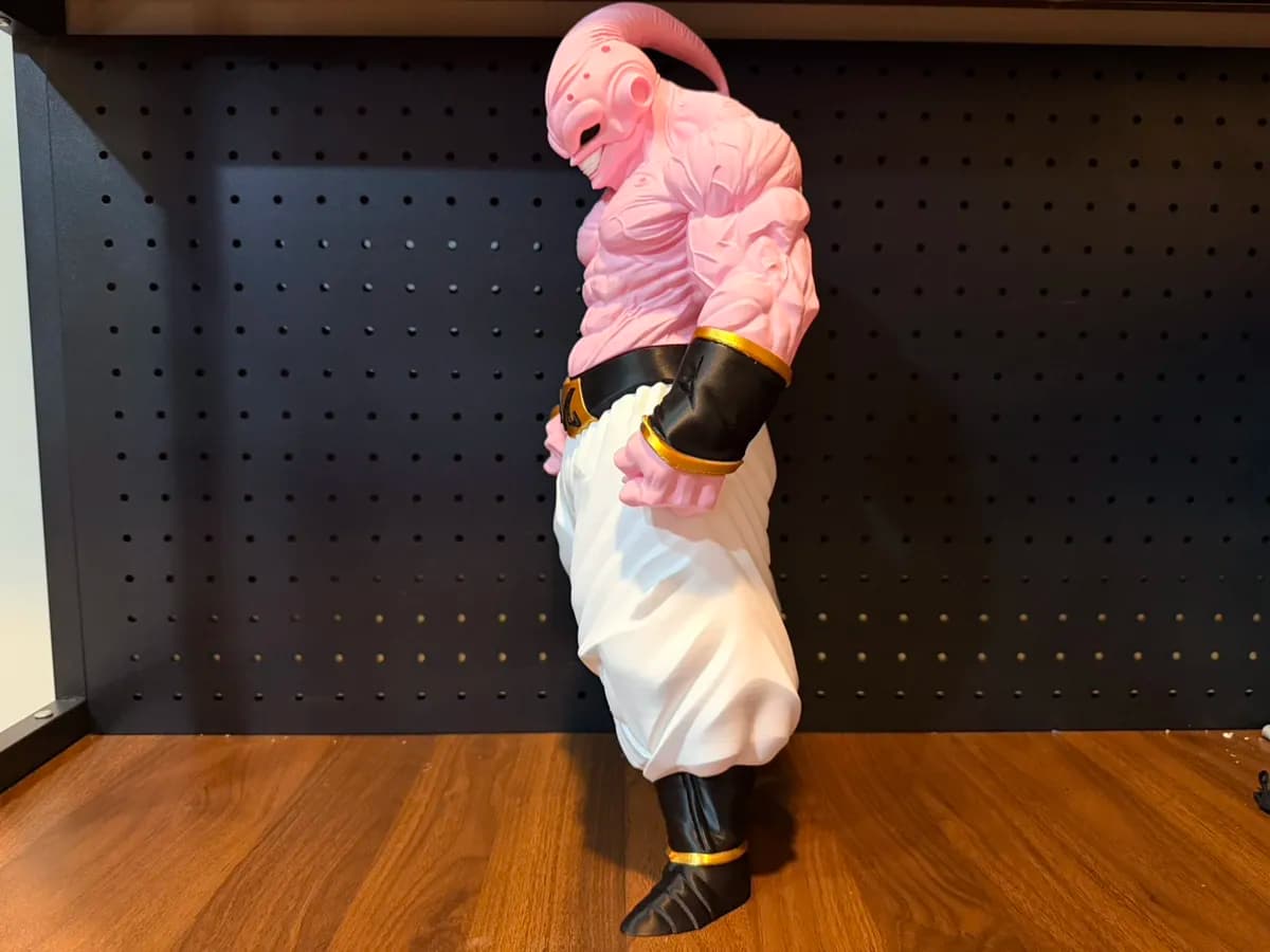 Estátua Majin Buu