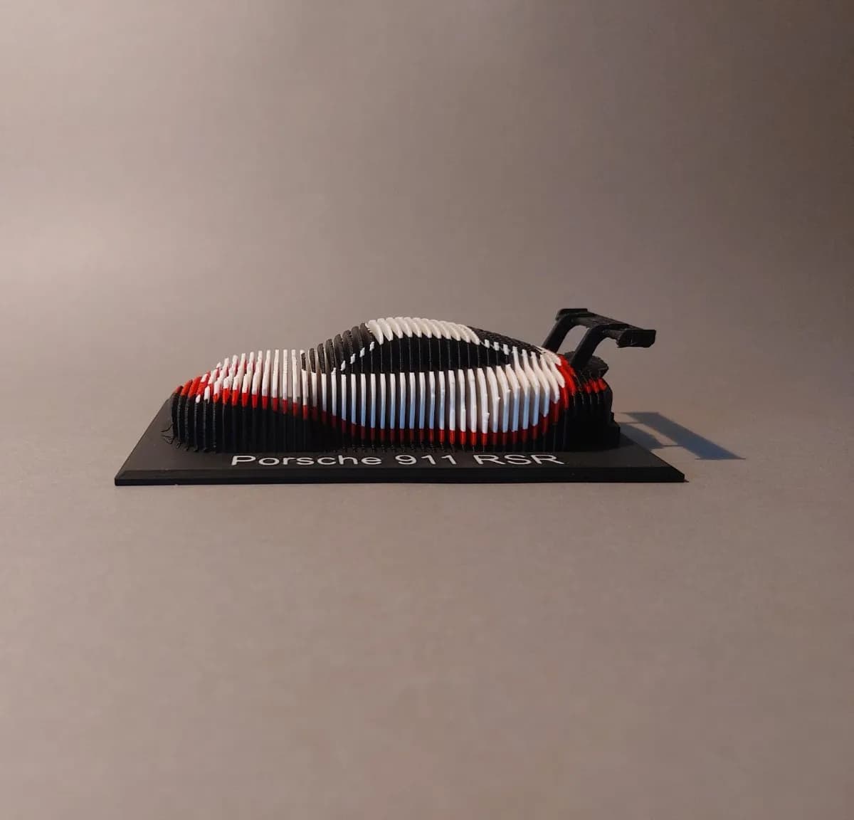 Escultura em Camadas Porsche 911 RSR
