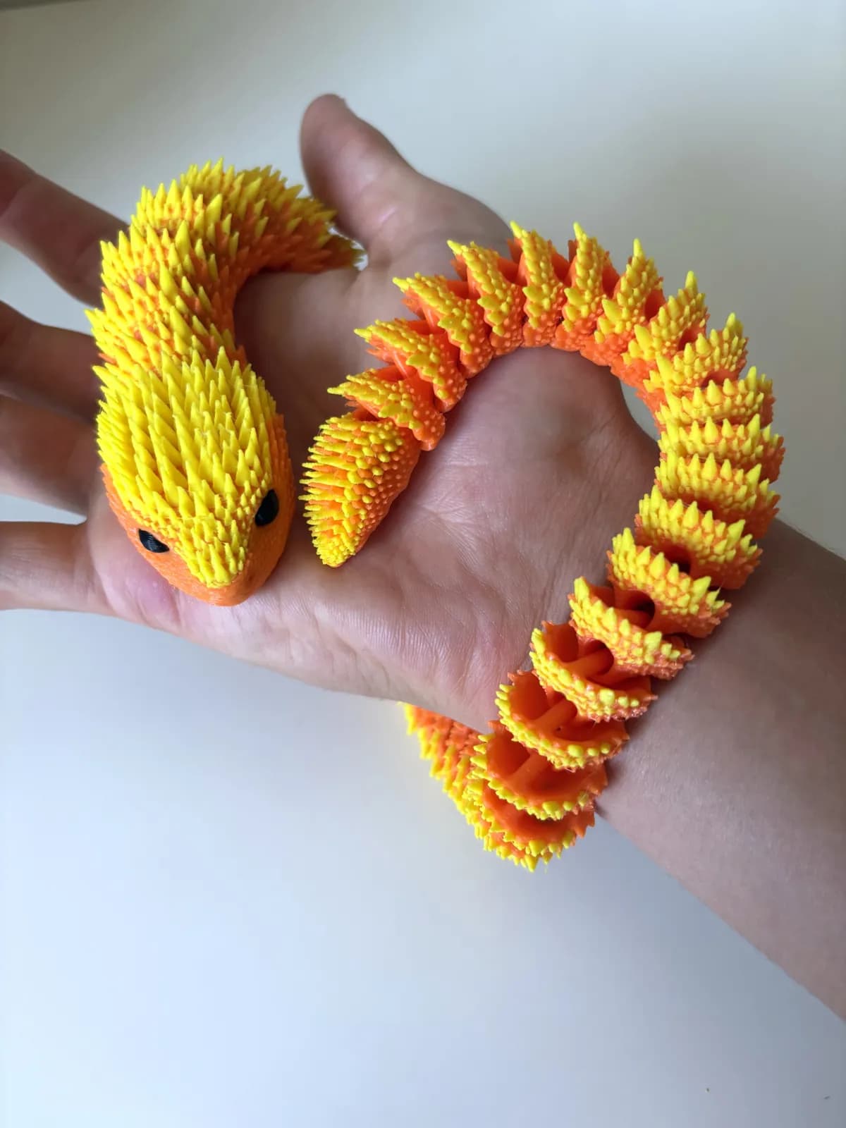 Cobra Articulada com Espinhos